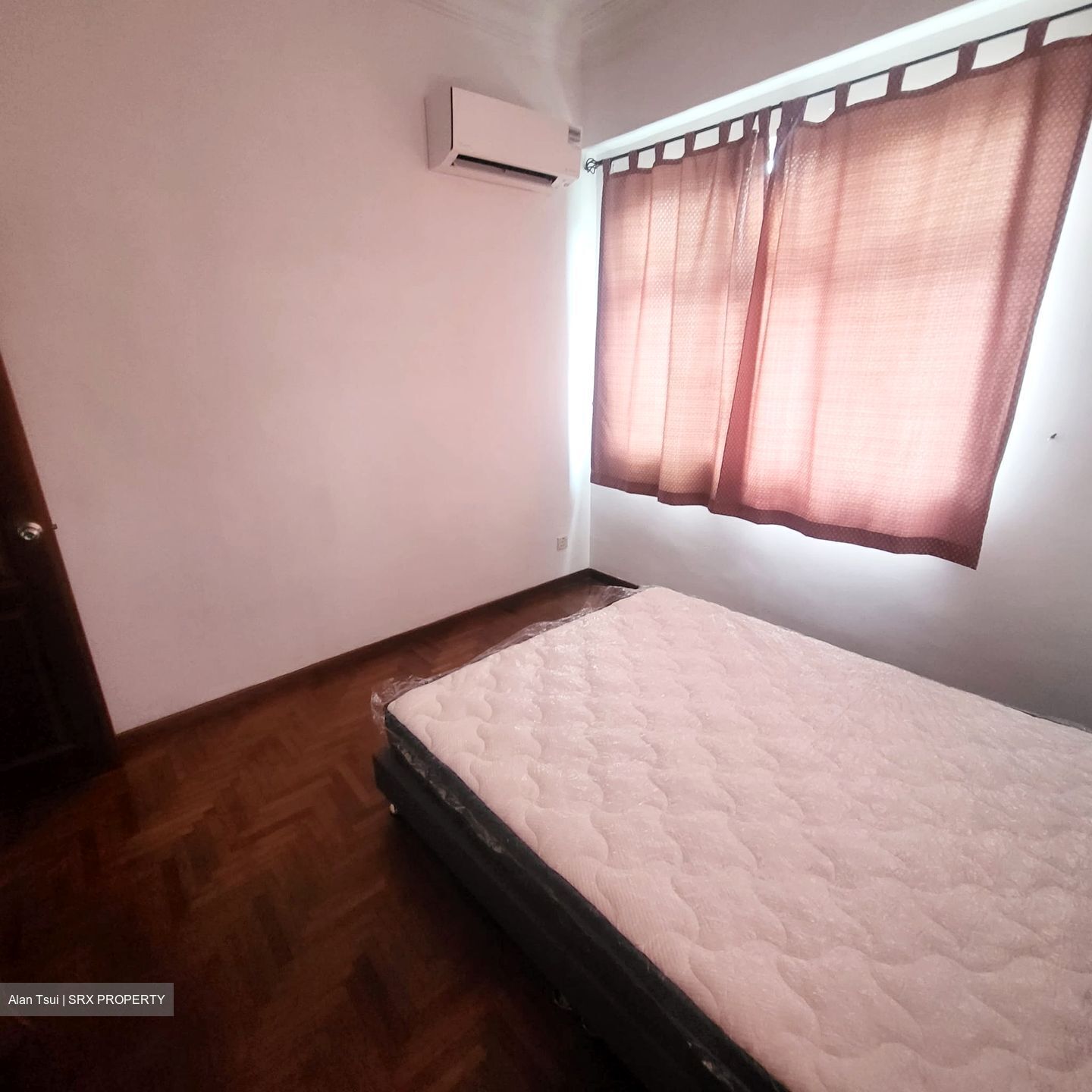 Boundary Road (D19), Terrace #578783911